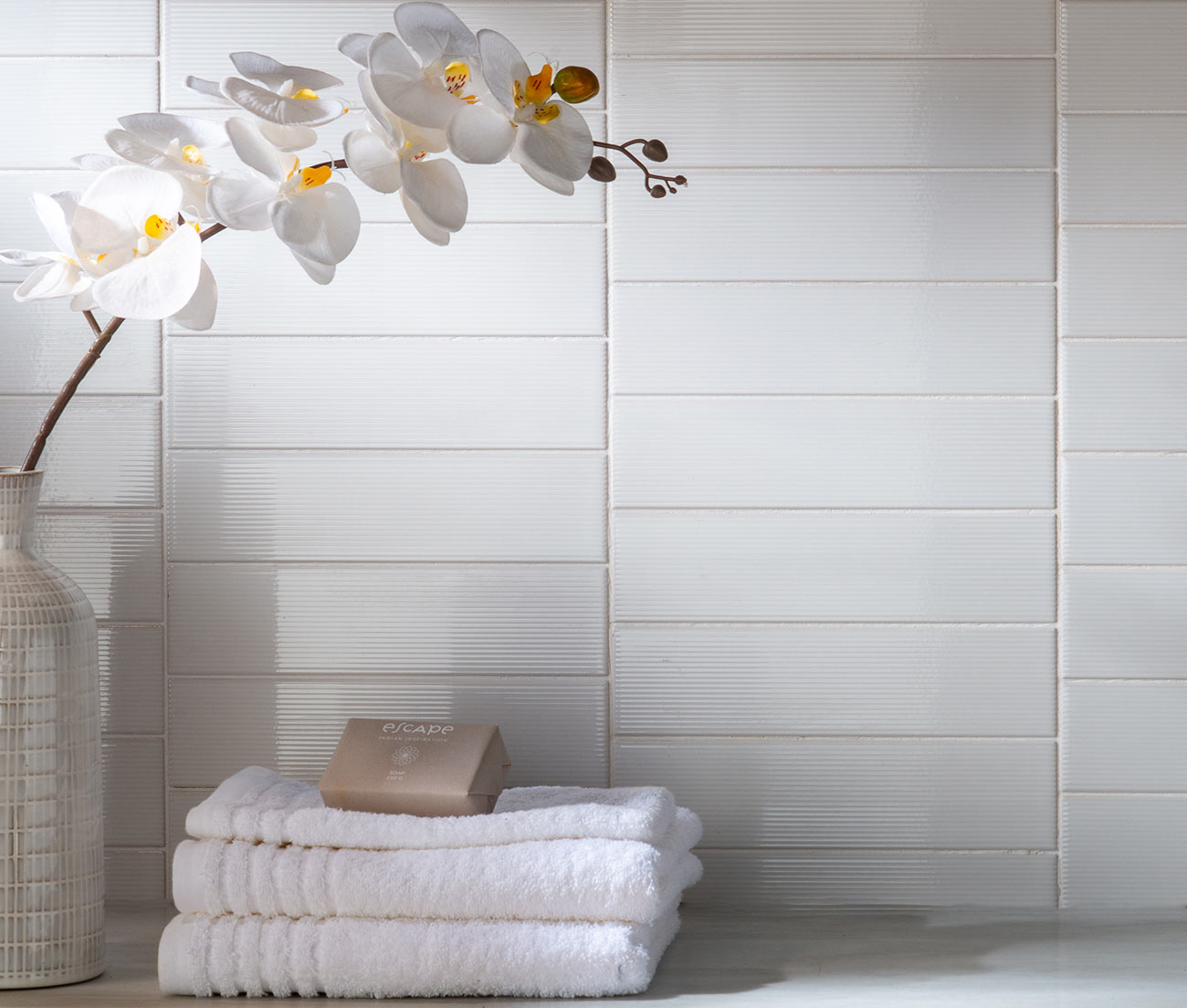 Stripes Brillo Capital White