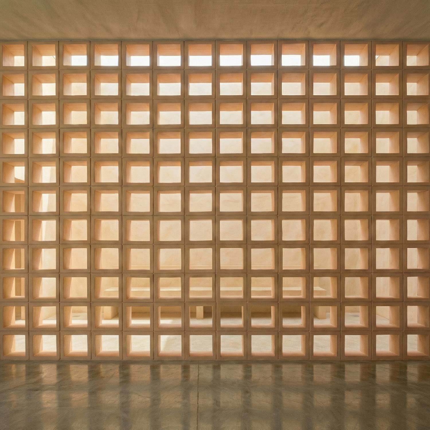 Nuet Beige 24x24